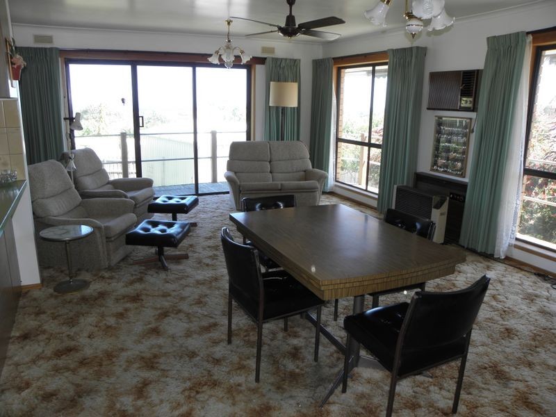 3 O’Neills Road, Lakes Entrance VIC 3909