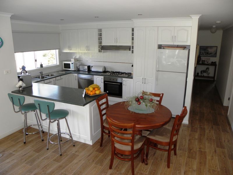 15 Lind Drive, Lake Tyers Beach VIC 3909