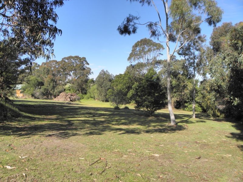 1/4 Reggardo Rise, Lakes Entrance VIC 3909
