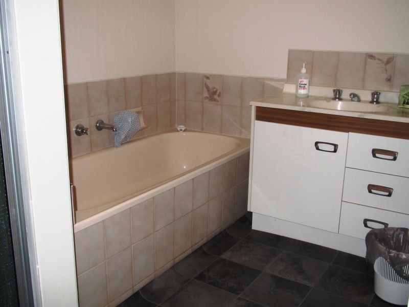 30 Gay Street, Lakes Entrance VIC 3909