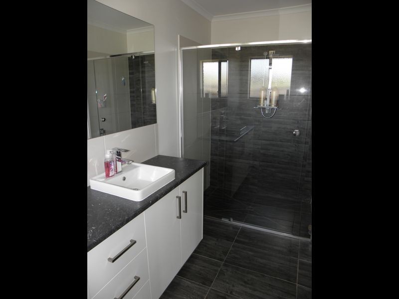 8 Luke Court, Lakes Entrance VIC 3909