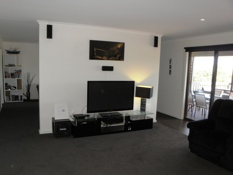 8 Luke Court, Lakes Entrance VIC 3909