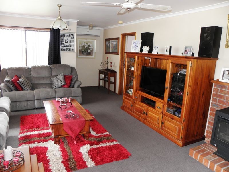146 Thorpes Lane, Lakes Entrance VIC 3909