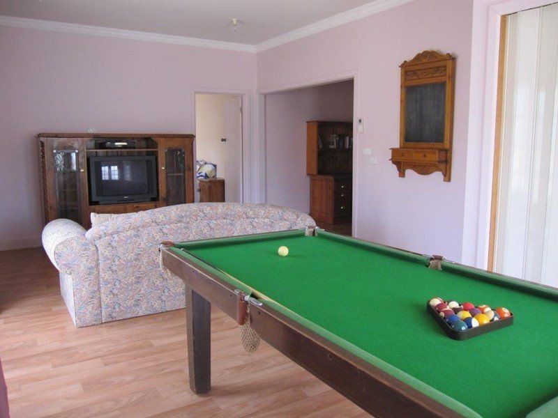 8 Tanjil Grove, Lakes Entrance VIC 3909