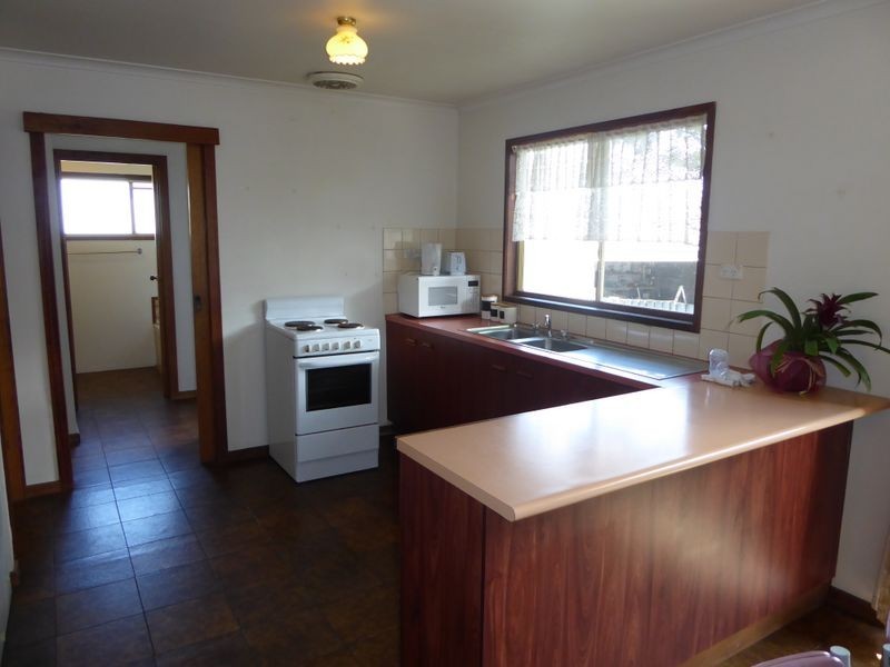 19 Hazel Road, Kalimna VIC 3909