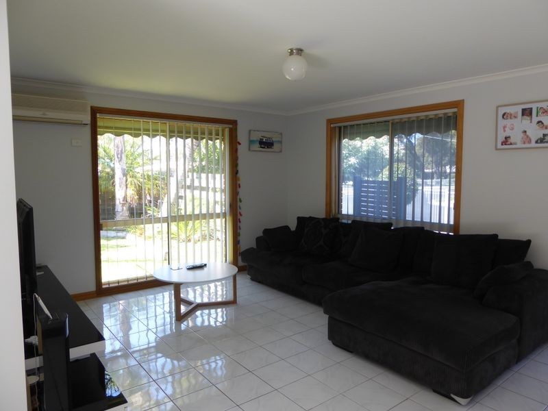 11 Broome Street, Lakes Entrance VIC 3909
