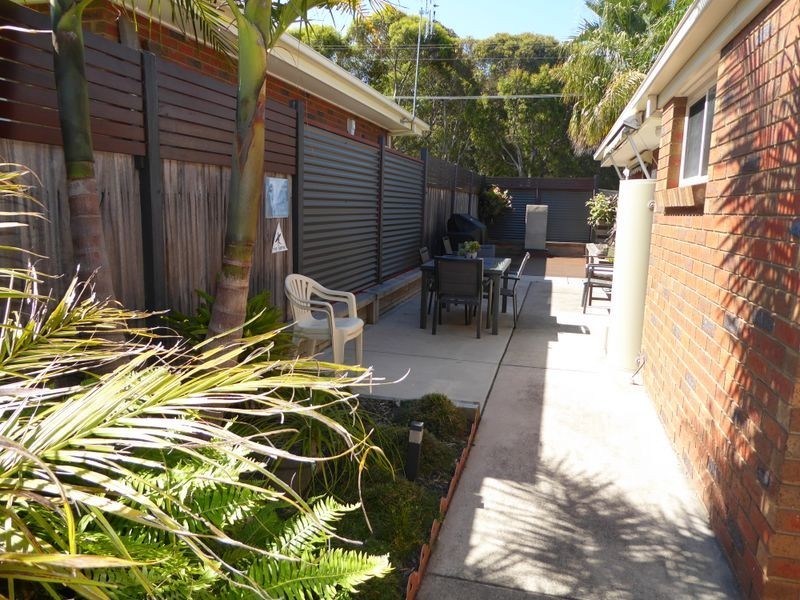 11 Broome Street, Lakes Entrance VIC 3909