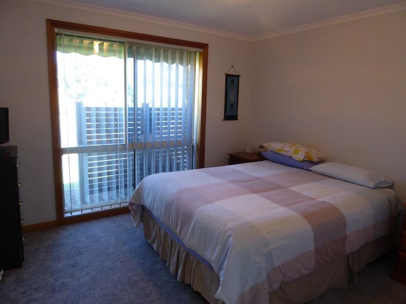 11 Broome Street, Lakes Entrance VIC 3909