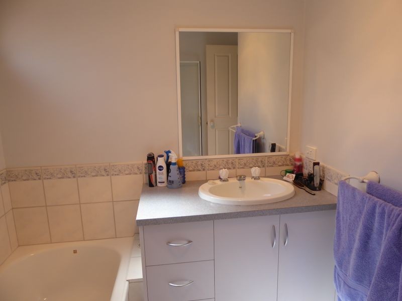 11 Broome Street, Lakes Entrance VIC 3909