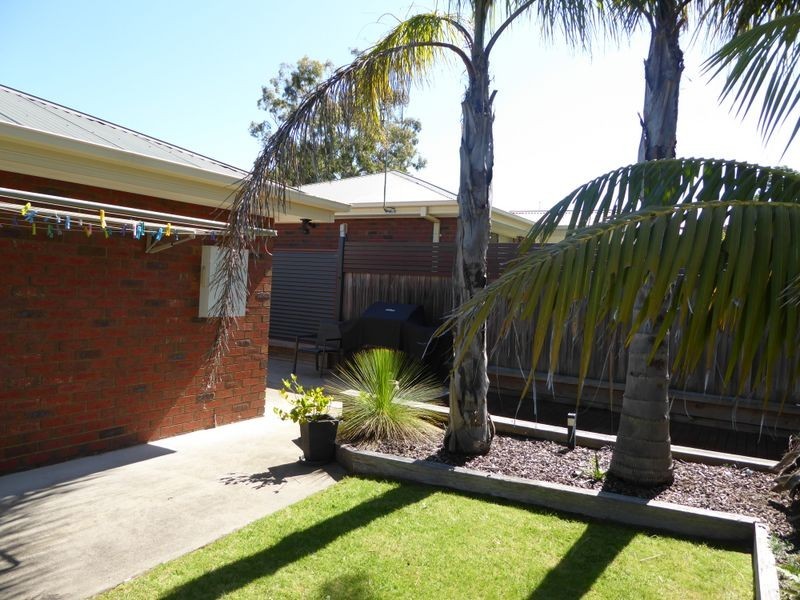 11 Broome Street, Lakes Entrance VIC 3909