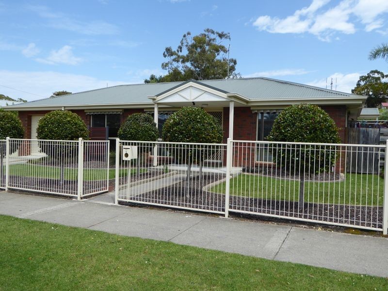 11 Broome Street, Lakes Entrance VIC 3909