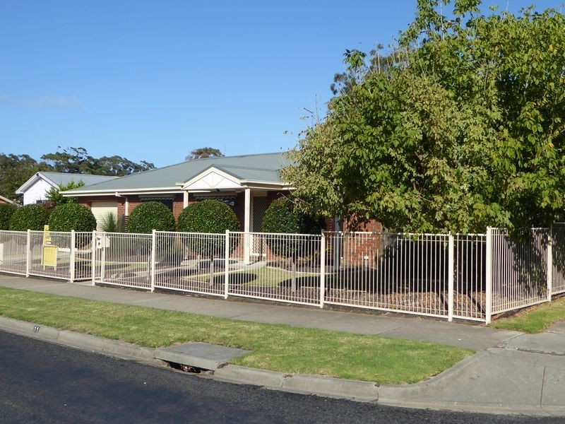 11 Broome Street, Lakes Entrance VIC 3909