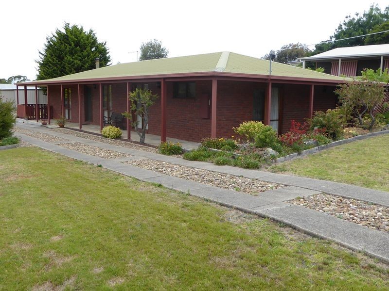6 Reeves Street, Kalimna VIC 3909