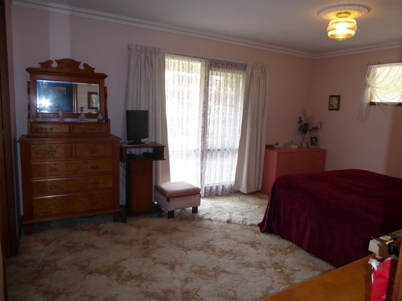 6 Reeves Street, Kalimna VIC 3909