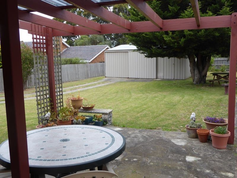 6 Reeves Street, Kalimna VIC 3909