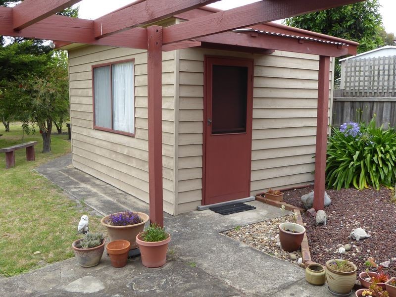 6 Reeves Street, Kalimna VIC 3909