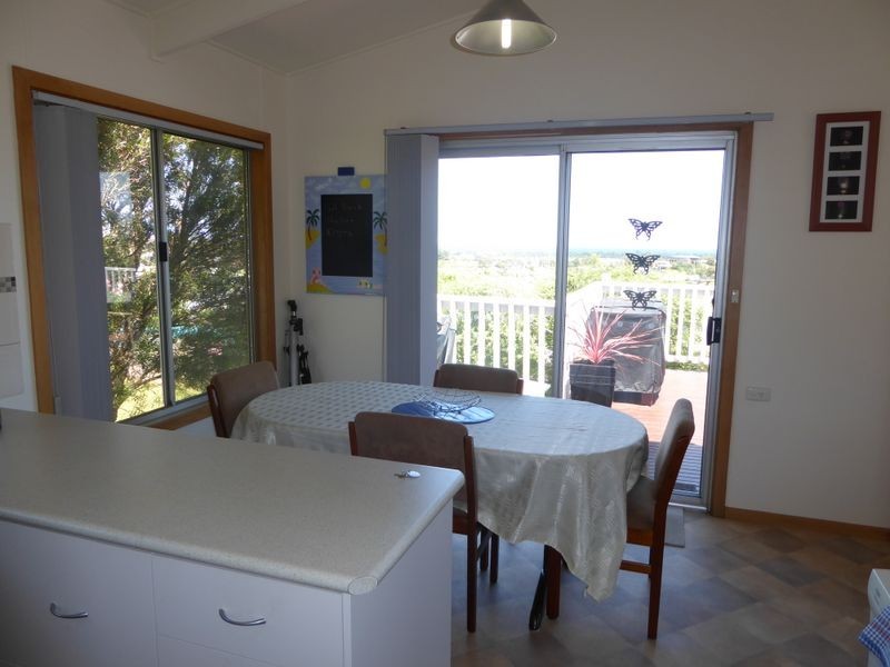 33 O’Neills Road, Lakes Entrance VIC 3909