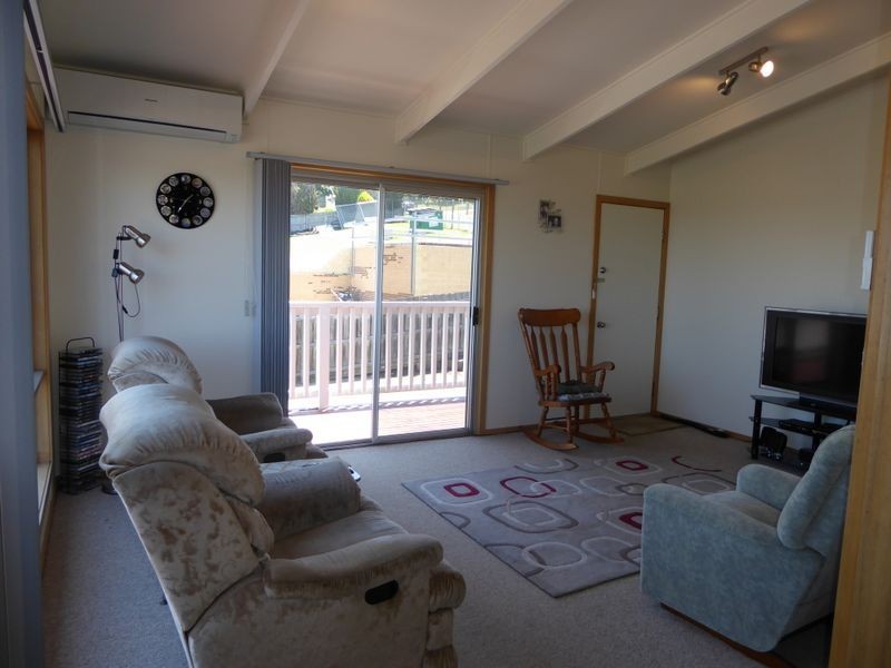 33 O’Neills Road, Lakes Entrance VIC 3909