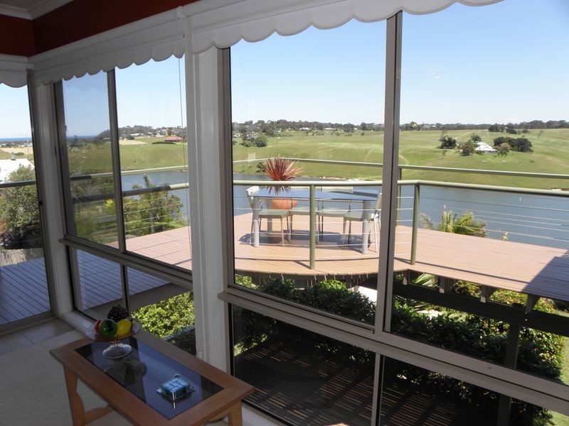 2 Bass Close, Lakes Entrance VIC 3909