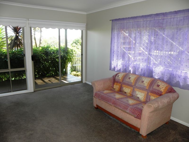 2 Bass Close, Lakes Entrance VIC 3909