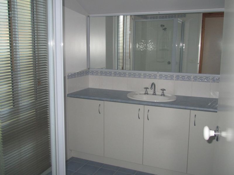 118 Marine Parade, Lakes Entrance VIC 3909