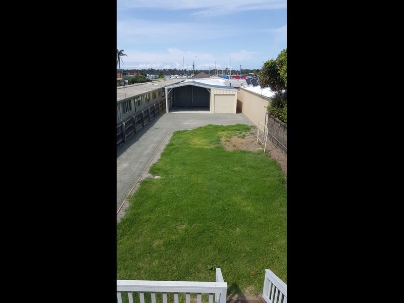 118 Marine Parade, Lakes Entrance VIC 3909