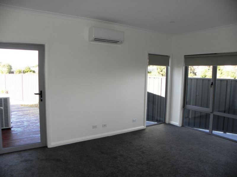 9 Penang Boardwalk, Lakes Entrance VIC 3909