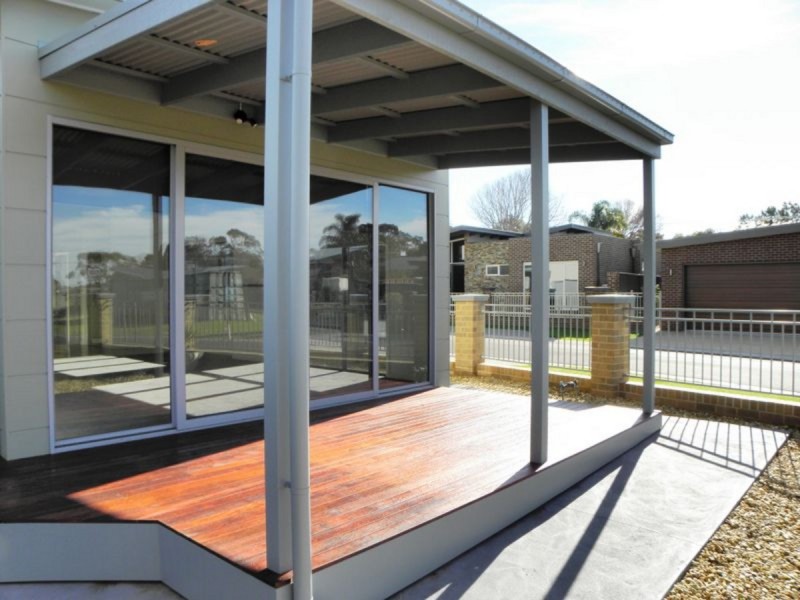 9 Penang Boardwalk, Lakes Entrance VIC 3909