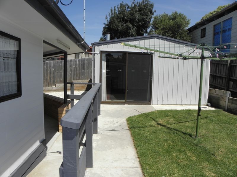 27 West Crescent, Lakes Entrance VIC 3909