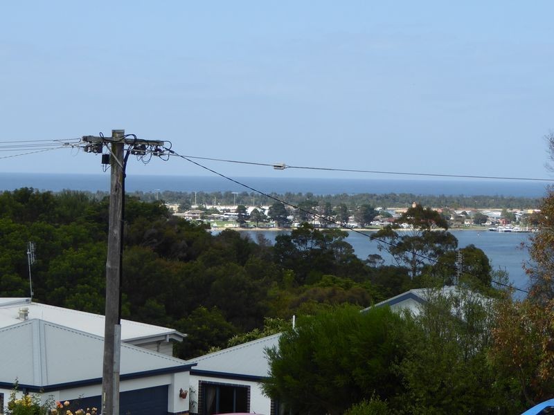 30 Nautilus Way, Lakes Entrance VIC 3909