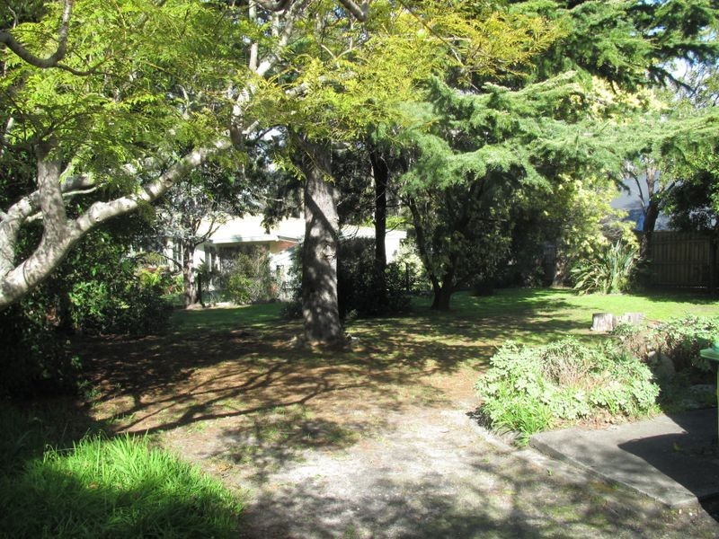 2 Laurence Street, Lakes Entrance VIC 3909