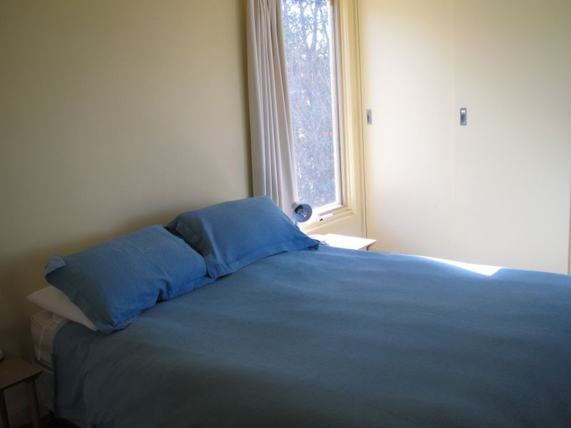 2 Laurence Street, Lakes Entrance VIC 3909