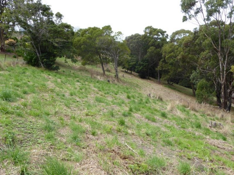 31 Lyrebird Court, Lakes Entrance VIC 3909