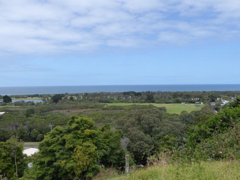 31 Lyrebird Court, Lakes Entrance VIC 3909