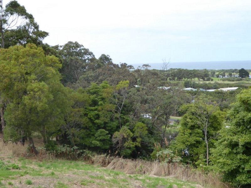 31 Lyrebird Court, Lakes Entrance VIC 3909