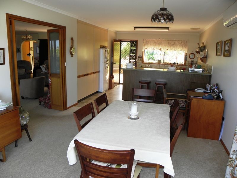 4 Lakeview Drive, Lakes Entrance VIC 3909