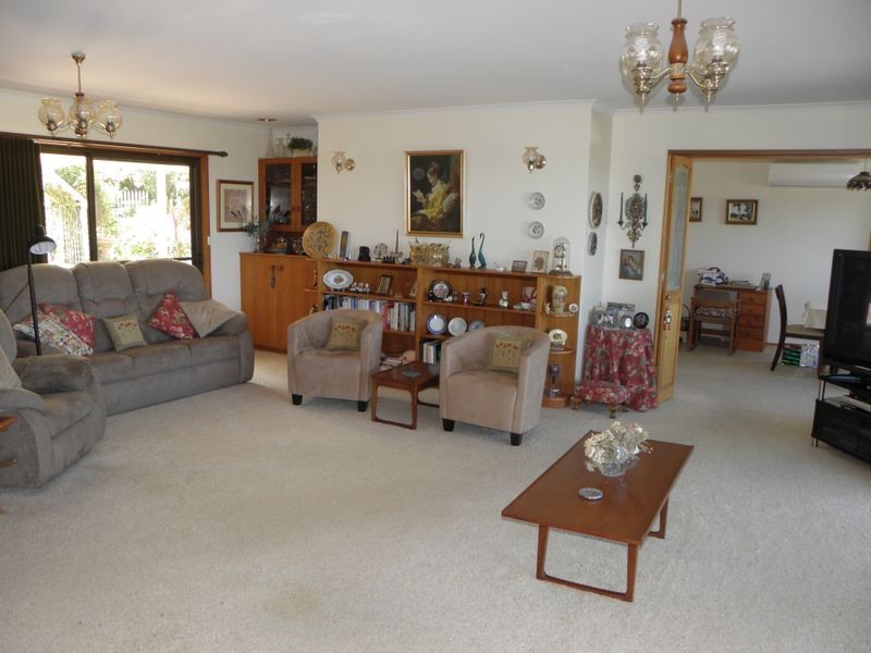 4 Lakeview Drive, Lakes Entrance VIC 3909