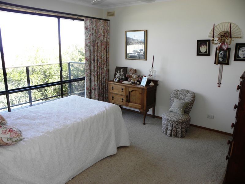 4 Lakeview Drive, Lakes Entrance VIC 3909