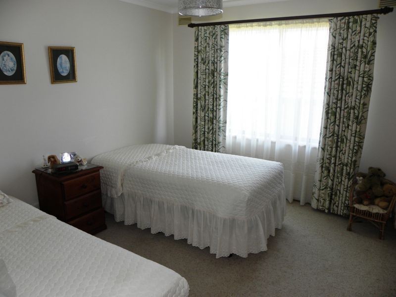 4 Lakeview Drive, Lakes Entrance VIC 3909