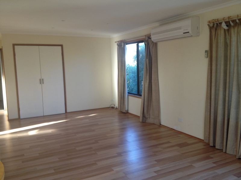 31 Lakeside Drive, Lake Tyers Beach VIC 3909