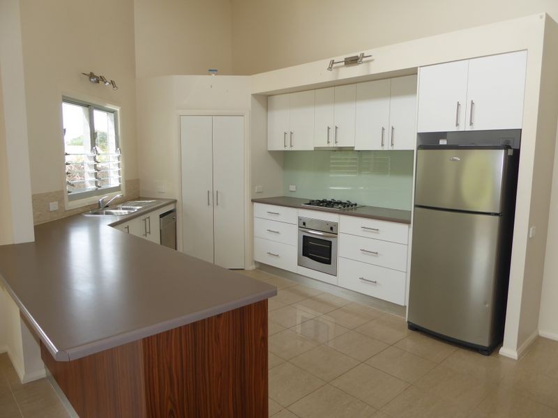 24 Laughtons Road, Kalimna VIC 3909