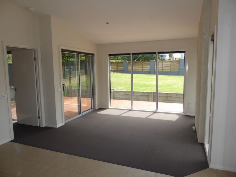 24 Laughtons Road, Kalimna VIC 3909