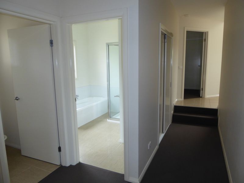 24 Laughtons Road, Kalimna VIC 3909