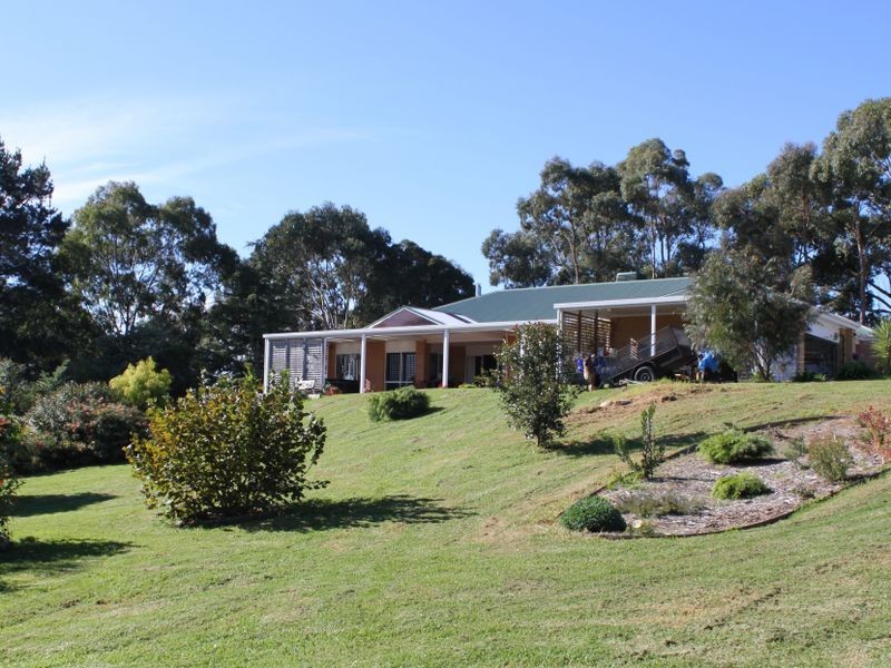 97 Albatross Road, Kalimna VIC 3909