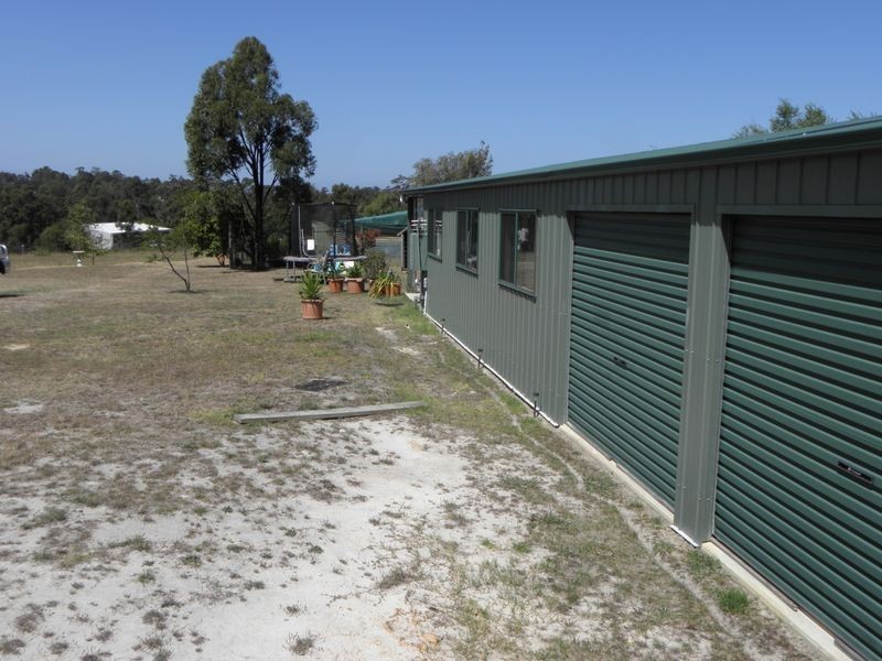 51 Baades Road, Lakes Entrance VIC 3909