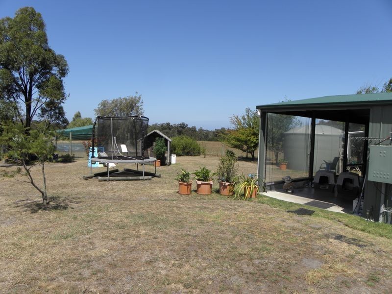 51 Baades Road, Lakes Entrance VIC 3909