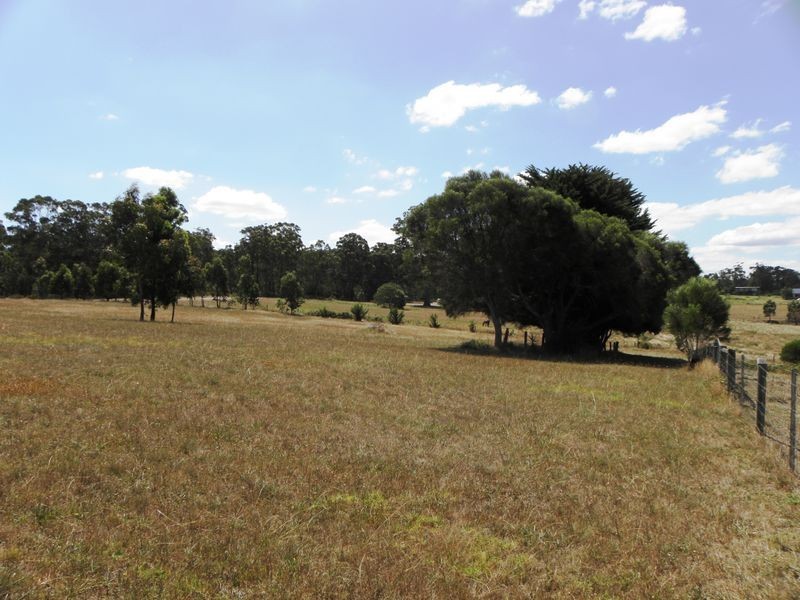 51 Baades Road, Lakes Entrance VIC 3909