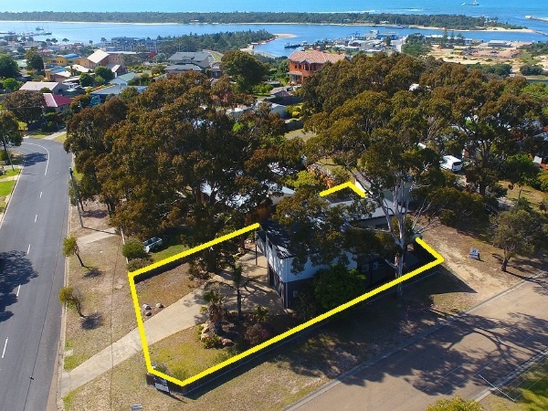 64 Hazel Road, Lakes Entrance VIC 3909