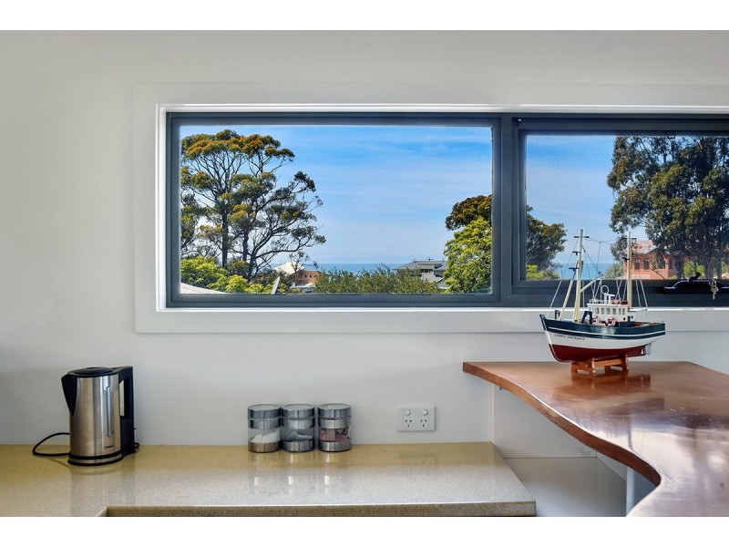 64 Hazel Road, Lakes Entrance VIC 3909