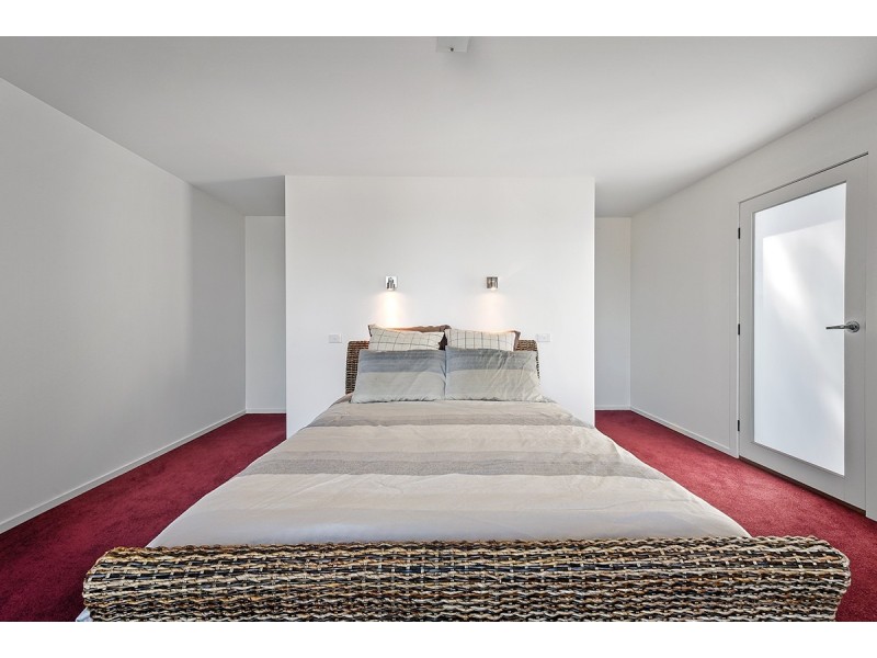 64 Hazel Road, Lakes Entrance VIC 3909